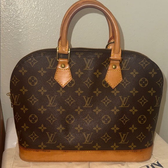 Louis Vuitton Handbags - Louis Vuitton Classic Brown Monogram Satchel